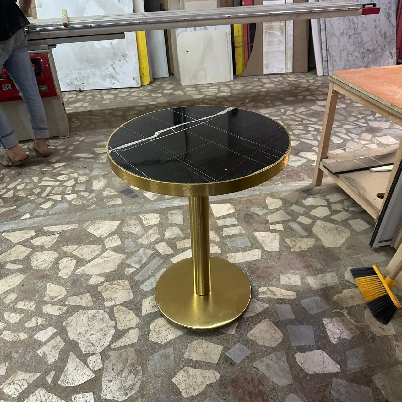 Metal Gold Çerçeveli Compact Laminat Masa