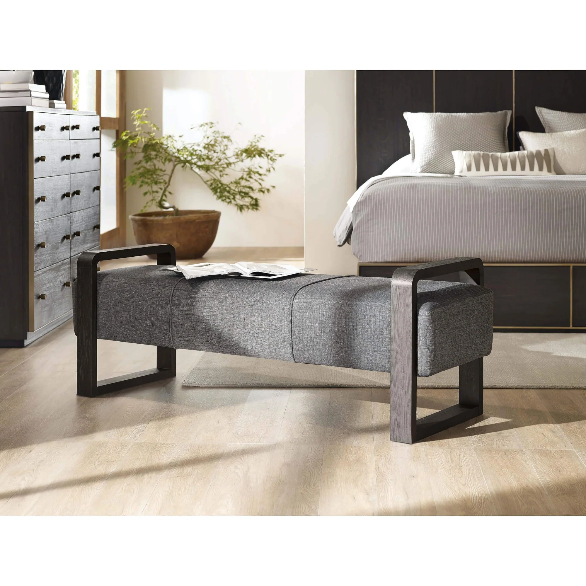 CURATA AHŞAP AYAKLI KUMAŞ KAPLAMALI BENCH görsel 2